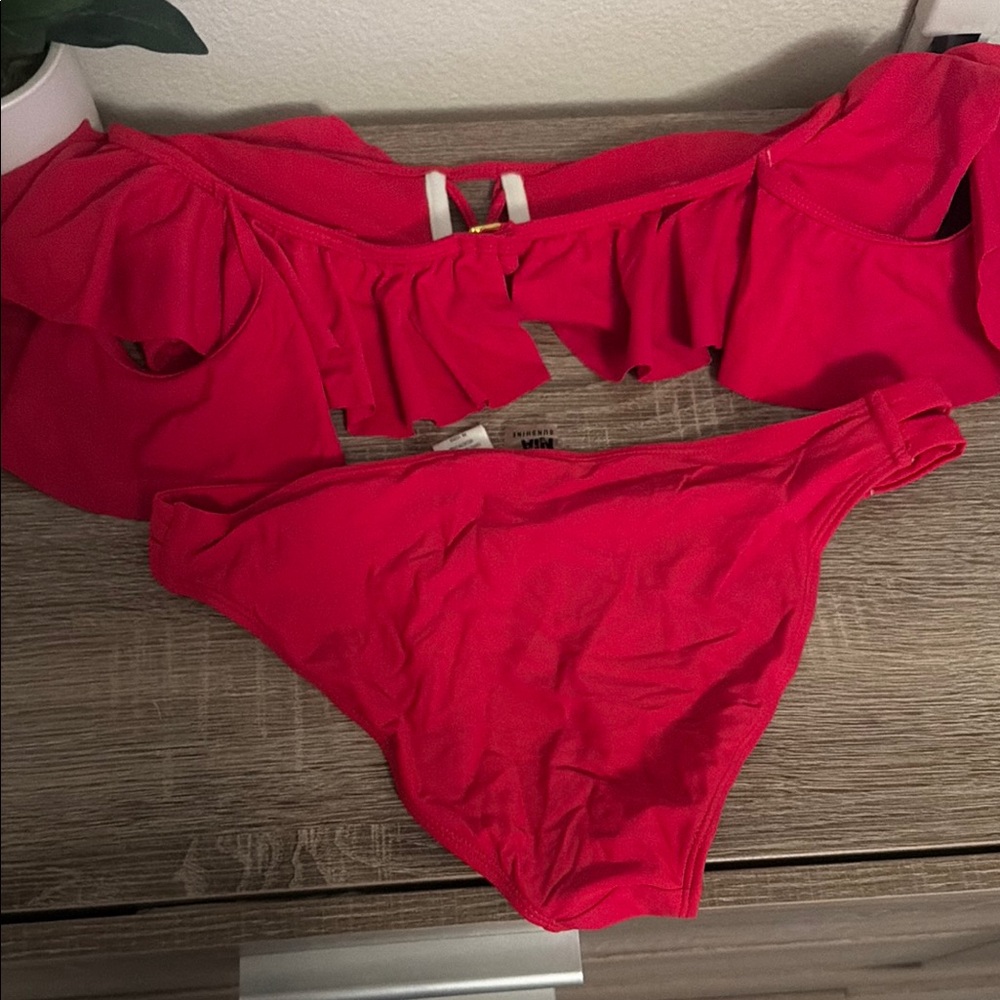Bright Pink Ruffle Off-Shoulder Bikini - Picture 4 of 4